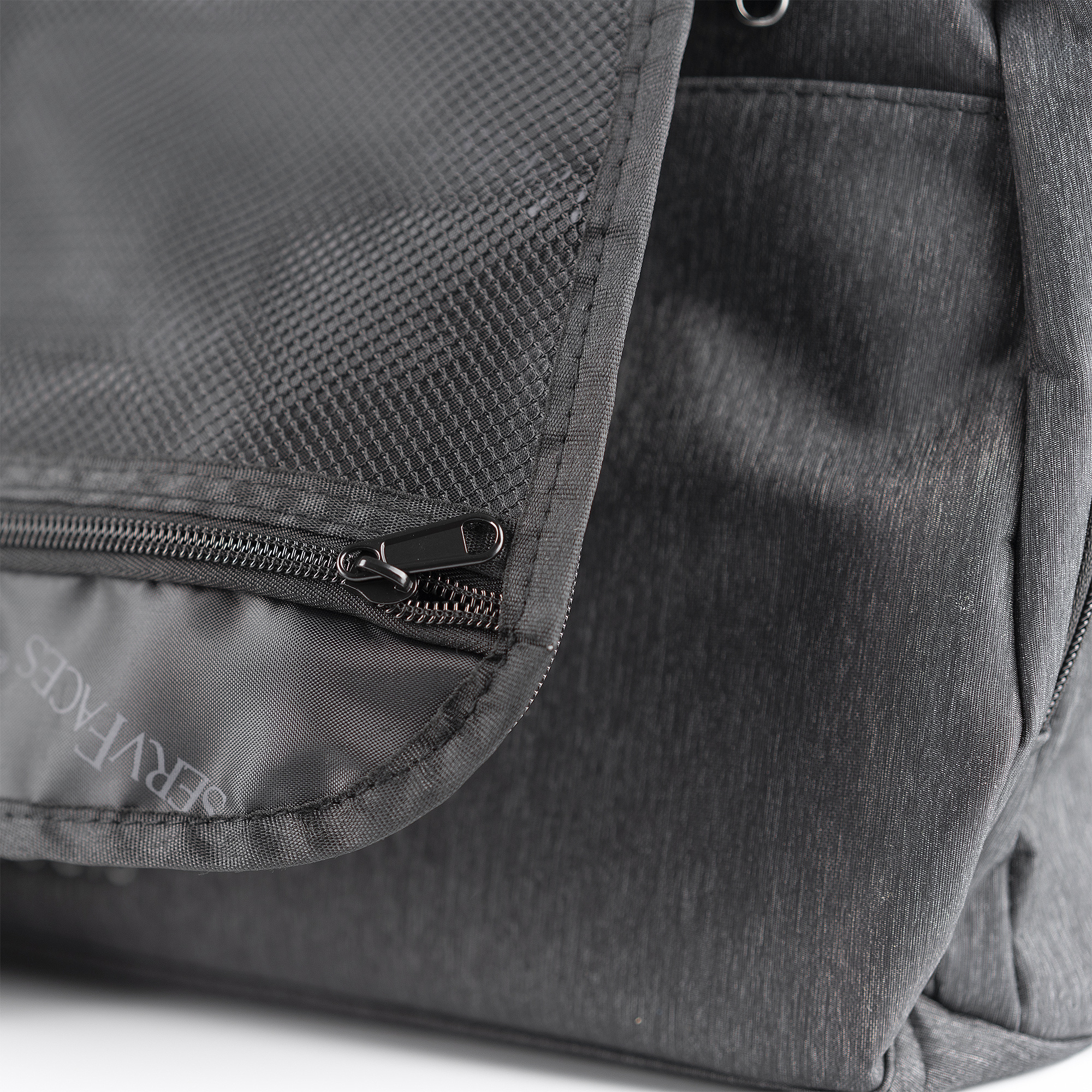 servFaces - Sports Bag, servFaces: a faithful companion.