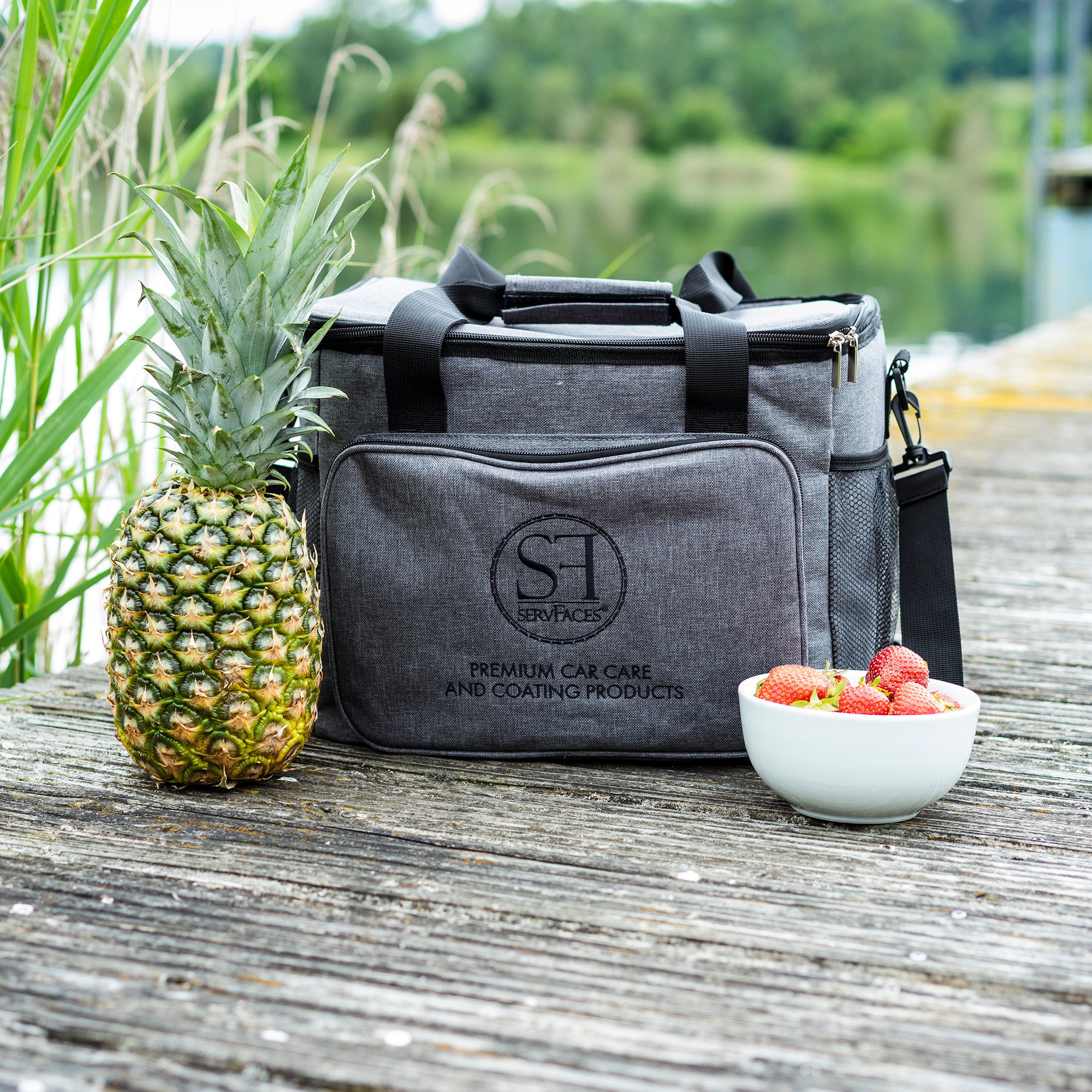 servFaces Cooler Bag - so kann jeder sehen, dass Sie auf servFaces als Pionier der Oberflächenveredelung vertrauen