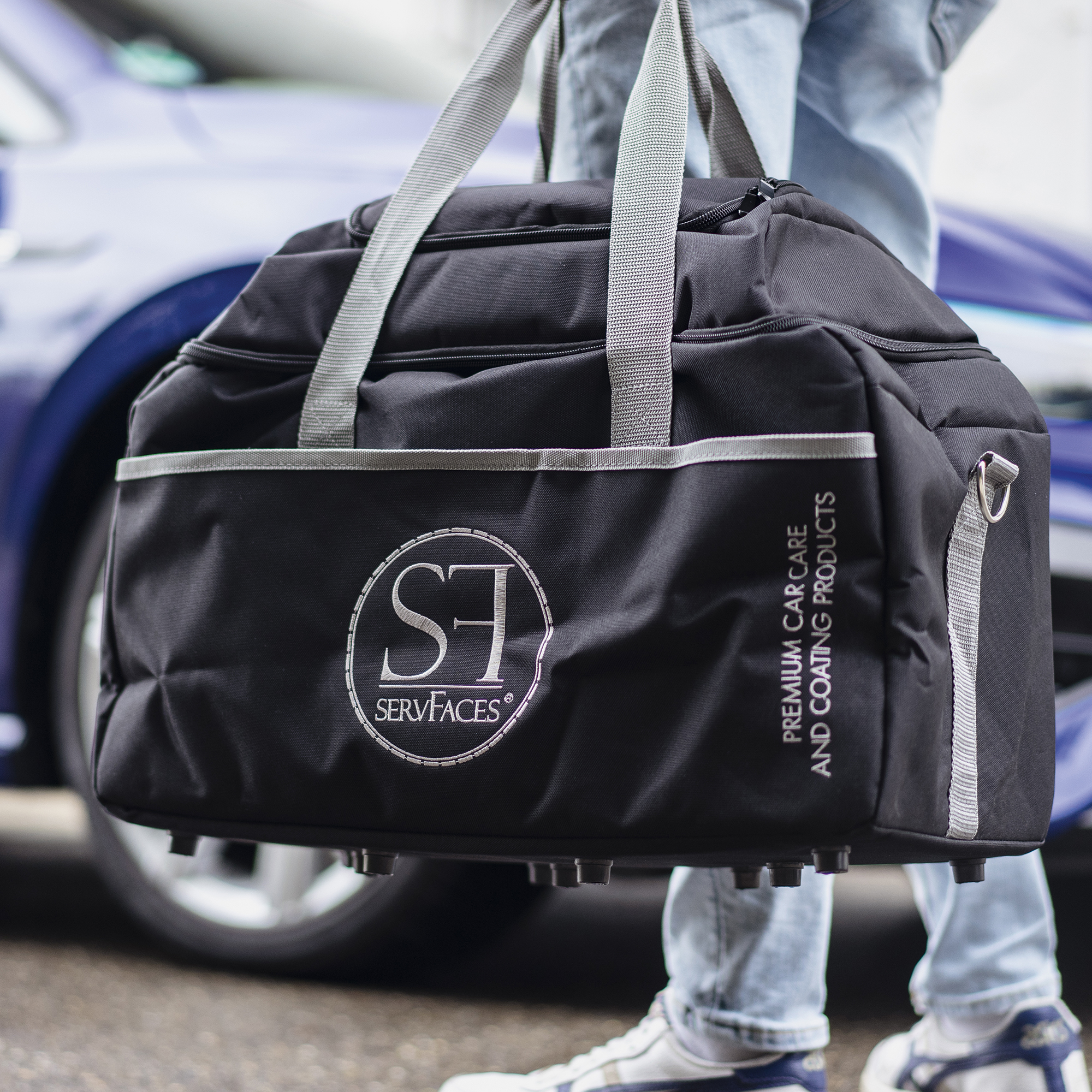 servFaces - servBag - Autopflegetasche servFaces servBag - so kann jeder sehen, dass Sie auf servFaces als Pionier der Oberflächenveredelung vertrauen